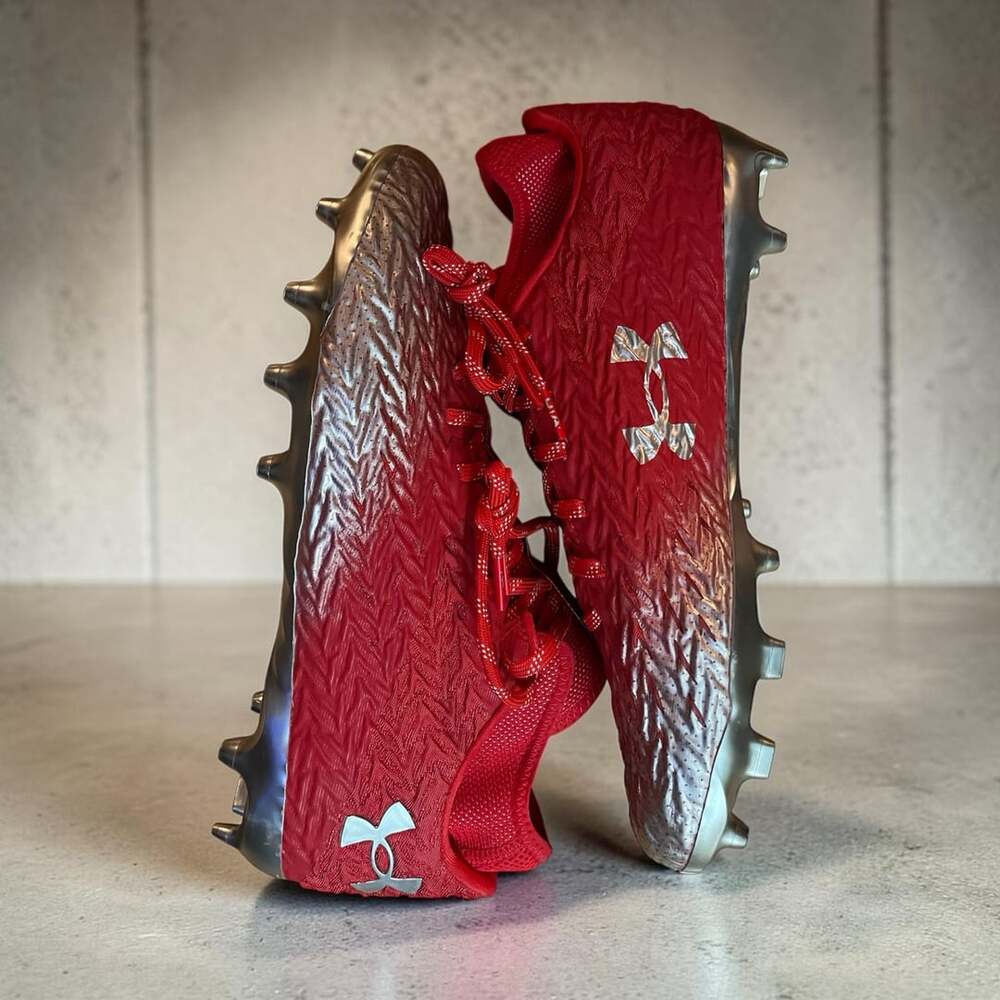 Under Armour Spotlight 4 MC Football Cleats Size 11 Red Silver